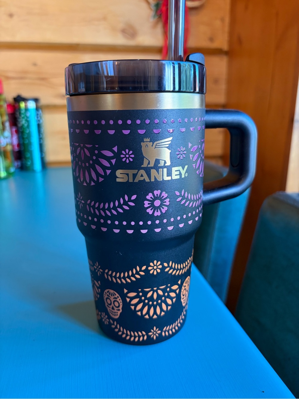 Stanley Black and Pink Quencher H2.0 Tumbler with Handle